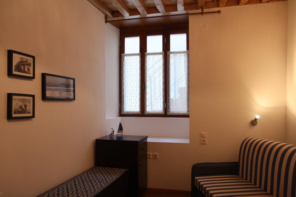 Stone Mansion House Apartment Skopelos Town Room photo