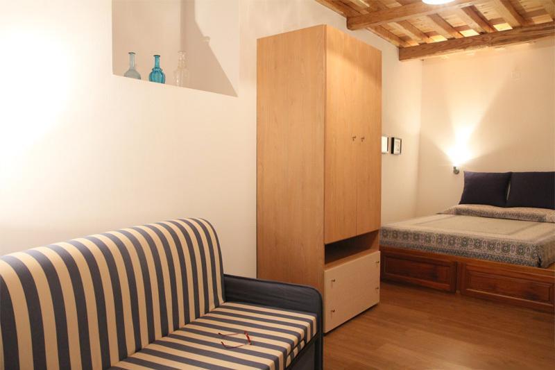 Stone Mansion House Apartment Skopelos Town Room photo